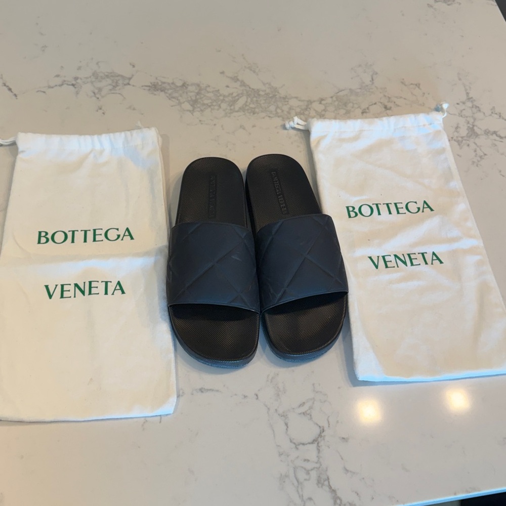 Bottega Veneta Vintage Black Quilted Rubber Slides size 45 with dust bags